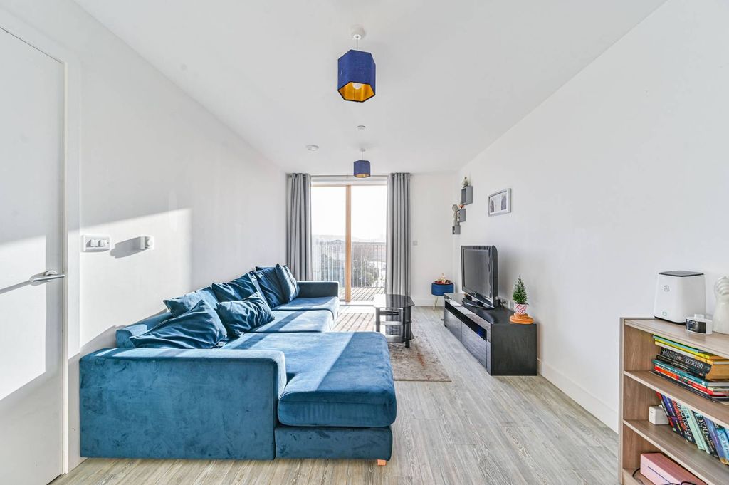 Property photo 1 of 16