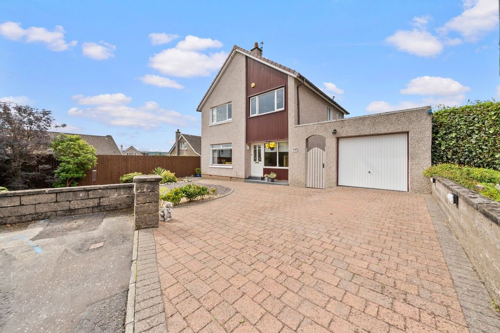 Property photo 1 of 39