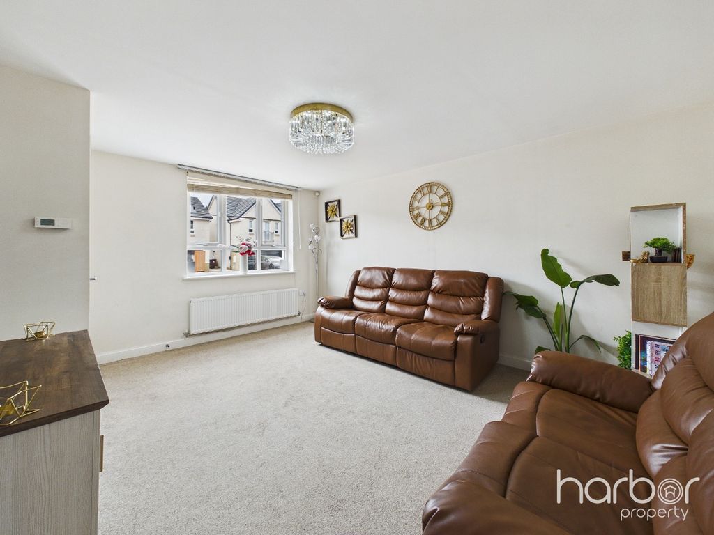 Property photo 3 of 18 5290185