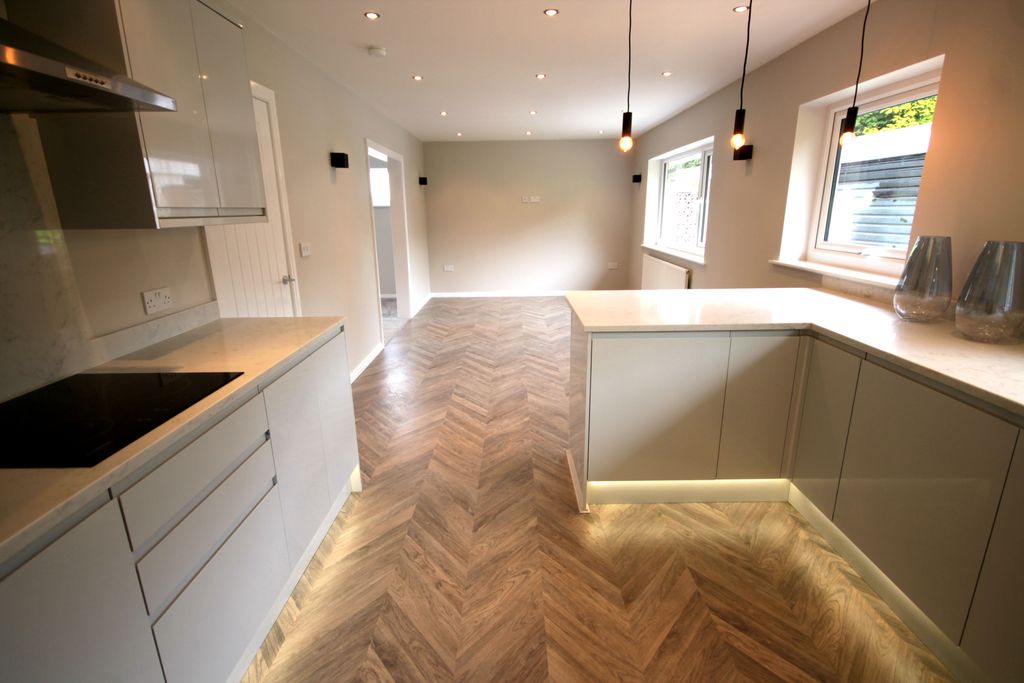 Property photo 3 of 16 Kitchen