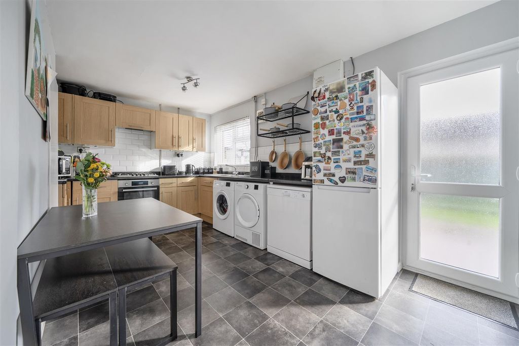 Property photo 3 of 22 Kitchen / Diner