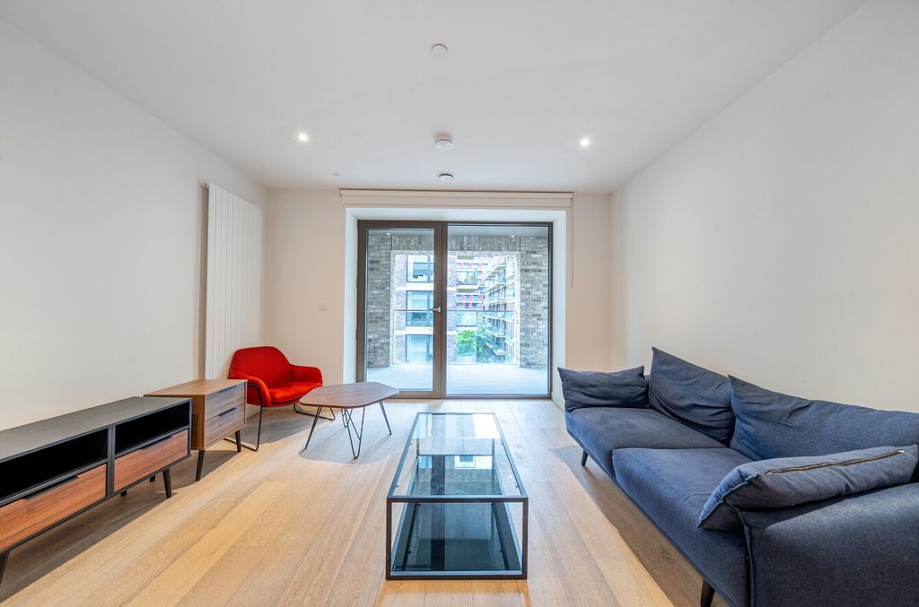 Property photo 2 of 28 1306324-21-684Af3...