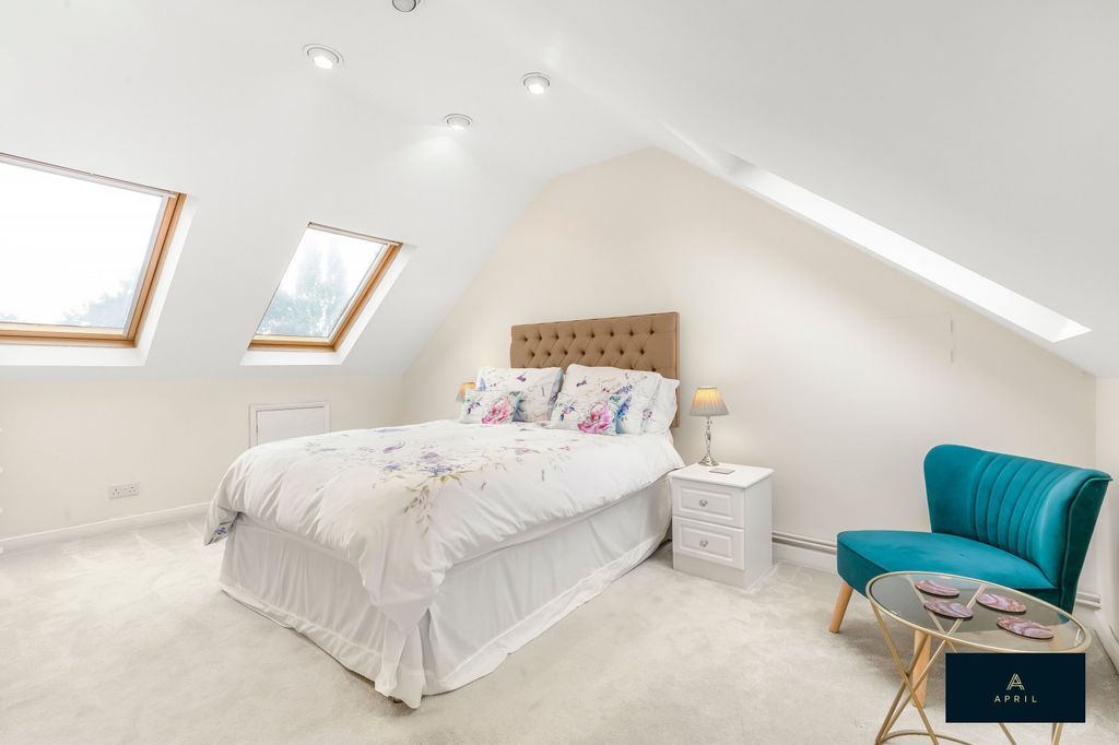 Property photo 1 of 34 Picture No. 14