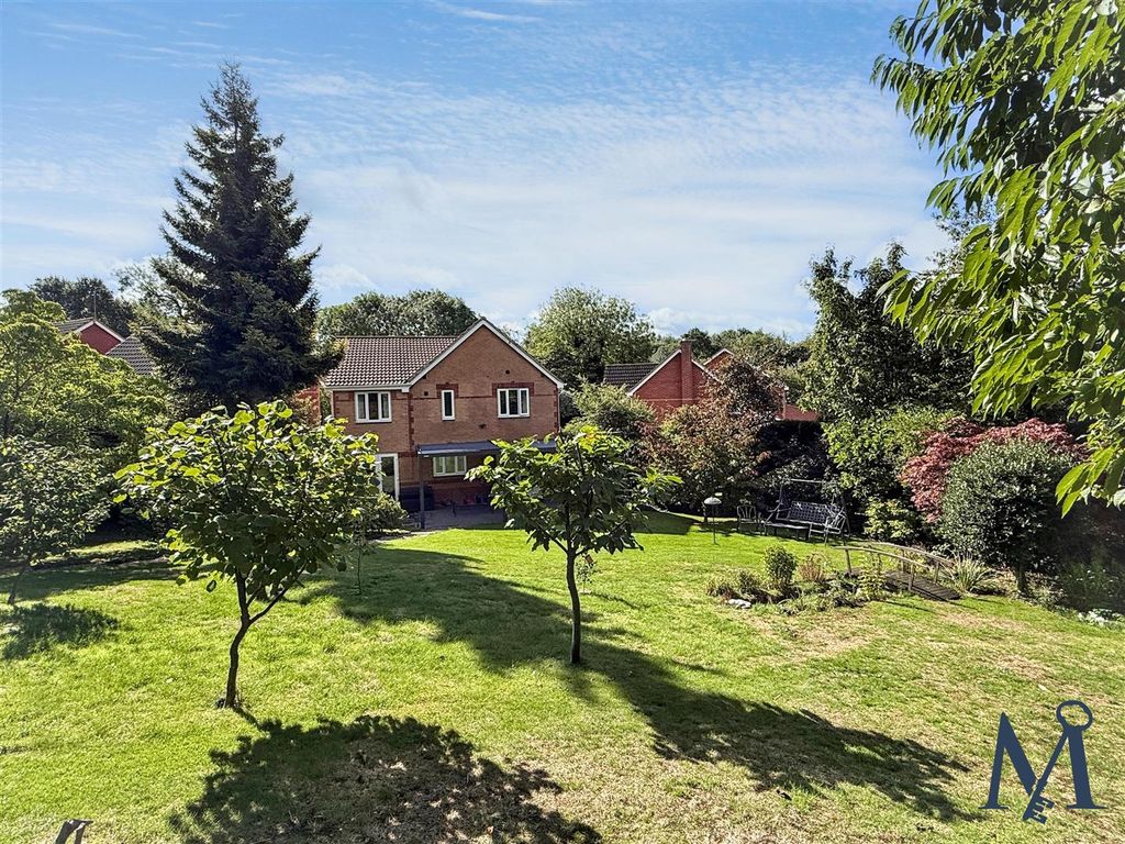 Property photo 3 of 29 Substantial Rear Plot