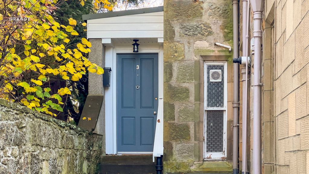 Property photo 2 of 37