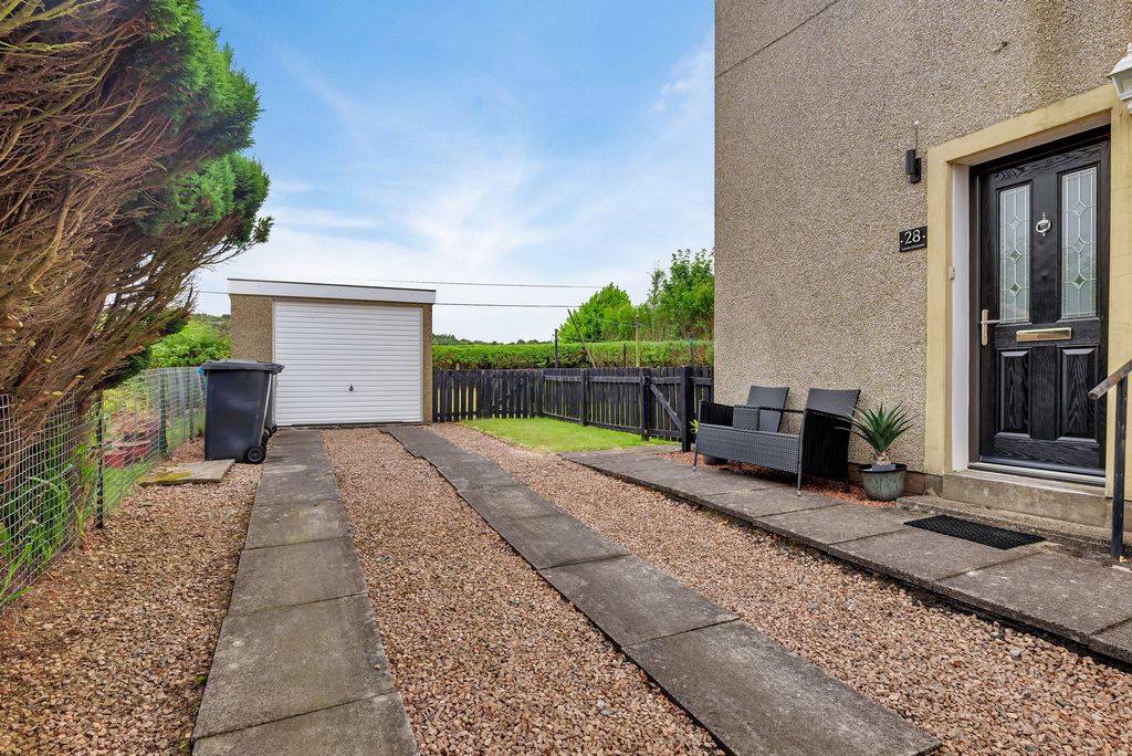 Property photo 3 of 24 004