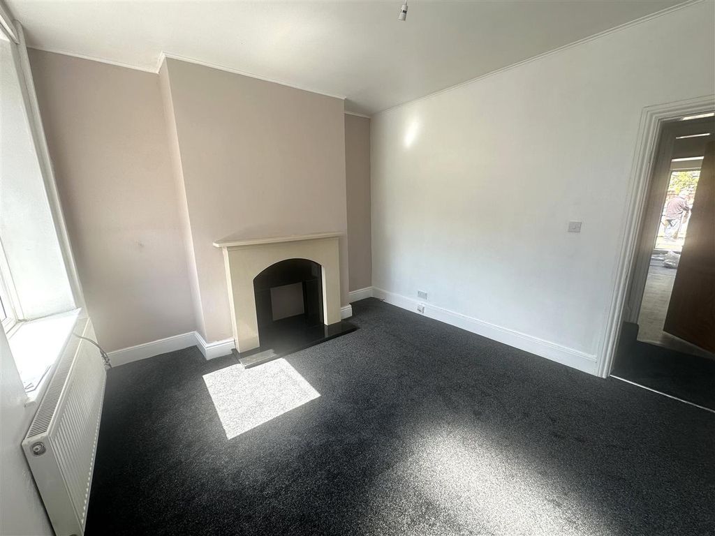 Property photo 2 of 6 Lounge