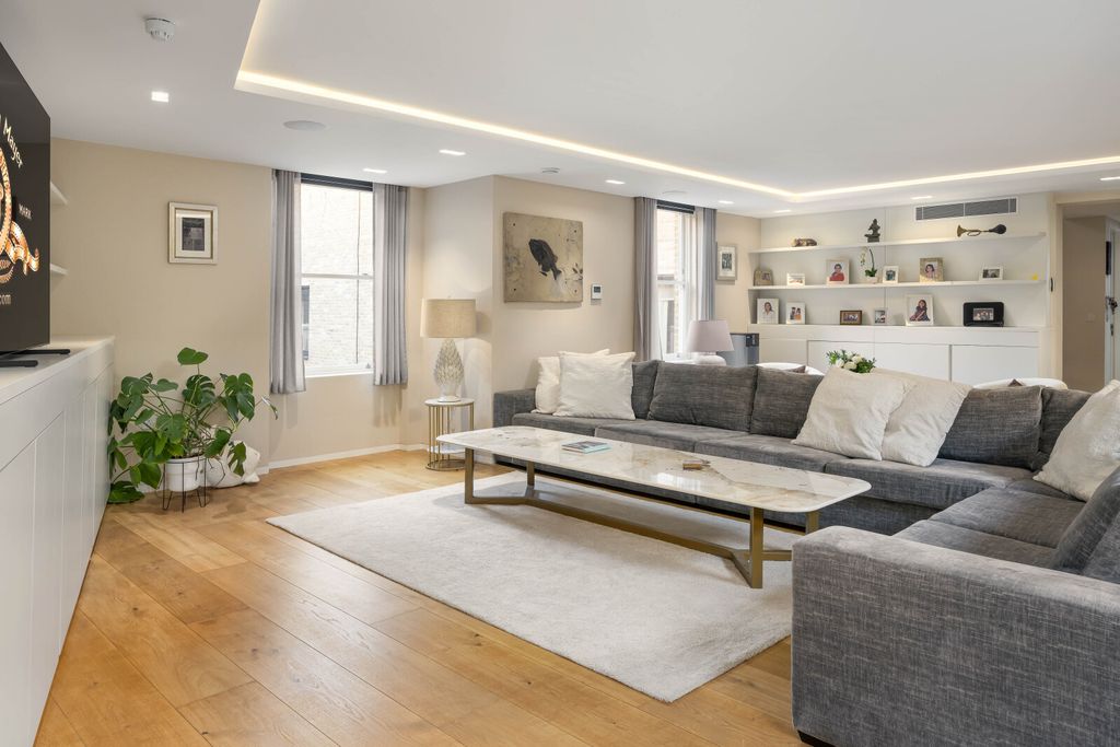 Property photo 3 of 12 Reception Room