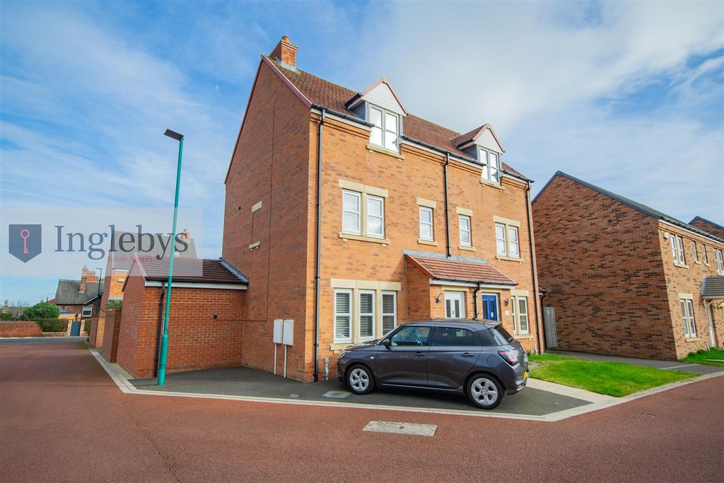 Property photo 2 of 40