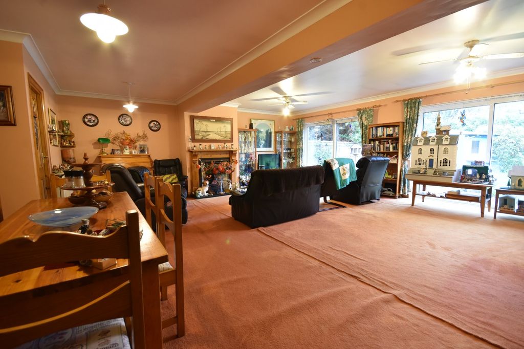 Property photo 2 of 16 Picture No. 14