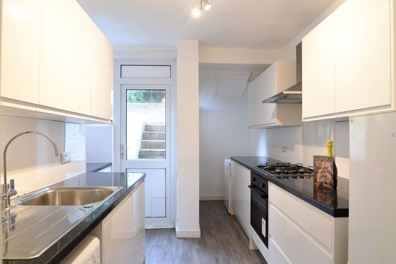 Property photo 2 of 10 Kitchen