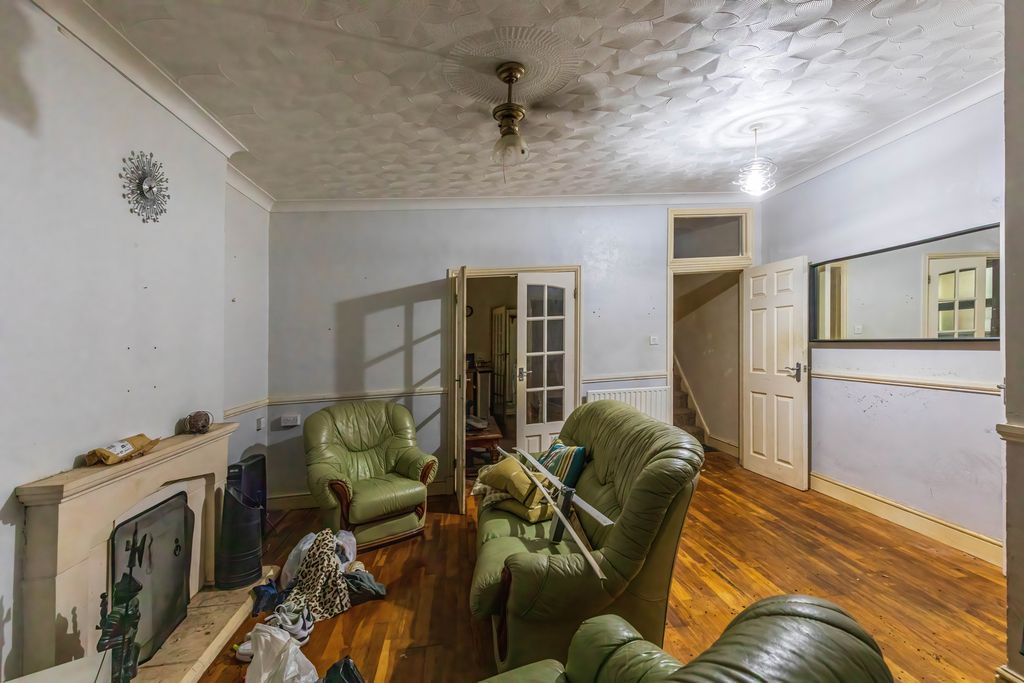 Property photo 3 of 17