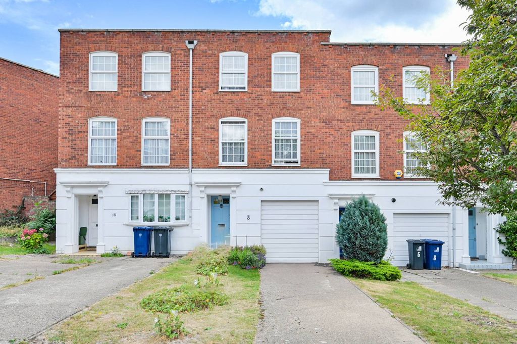 Property photo 2 of 5