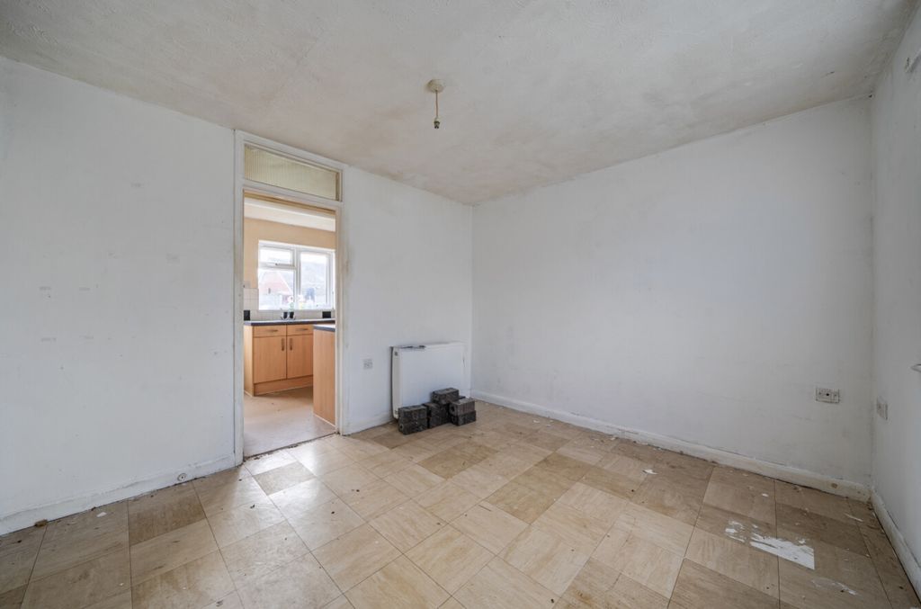 Property photo 3 of 13 1421306-6-699ee56782857