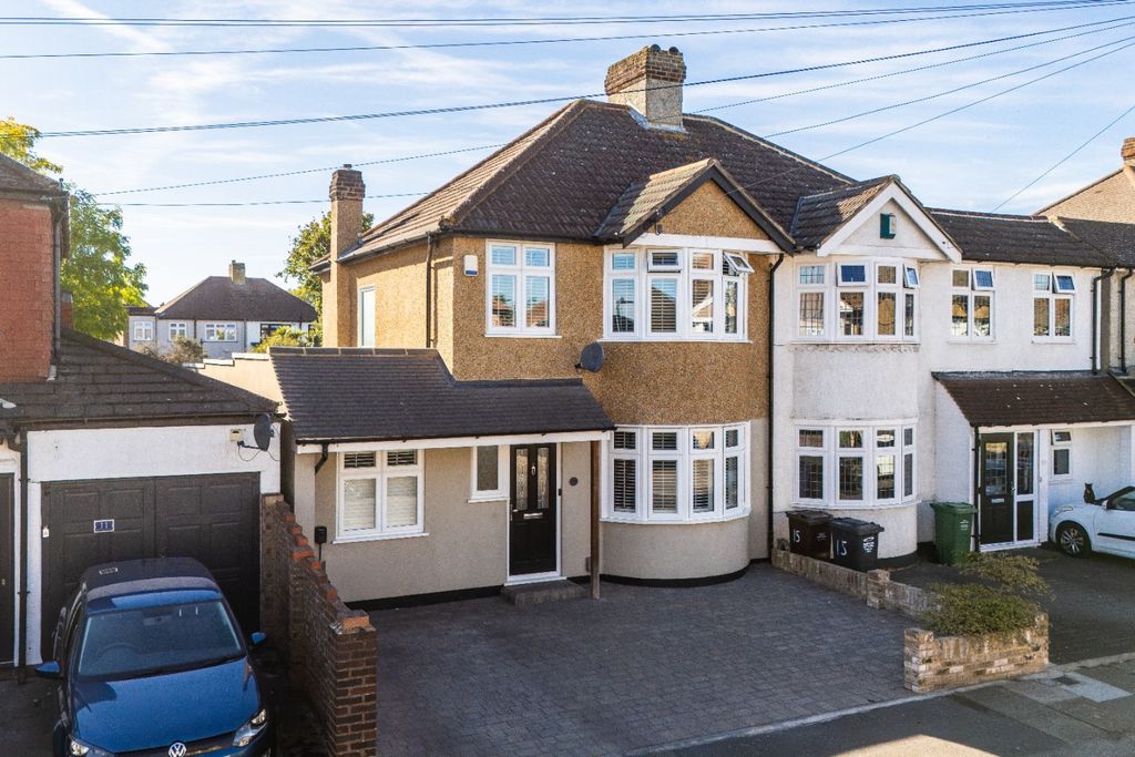Property photo 1 of 23 5570880