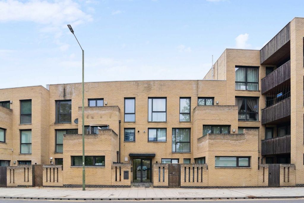 Property photo 1 of 8