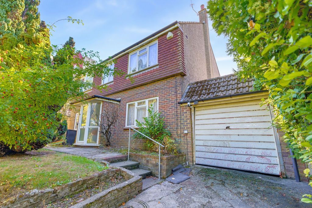 Property photo 2 of 21