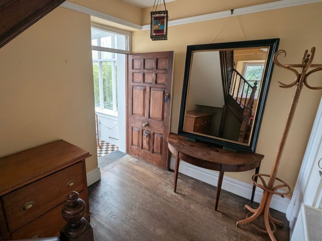 Property photo 3 of 11