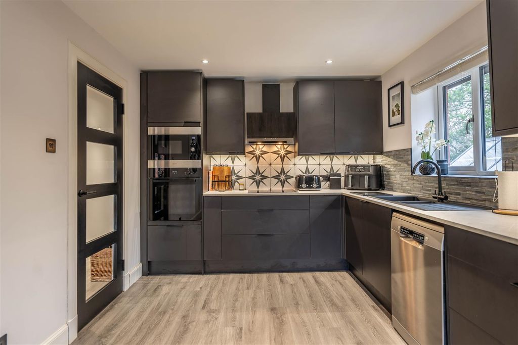 Property photo 3 of 39 Dsc09861-Hdr.Jpg