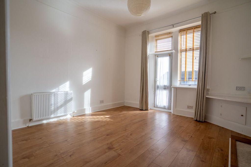 Property photo 2 of 26