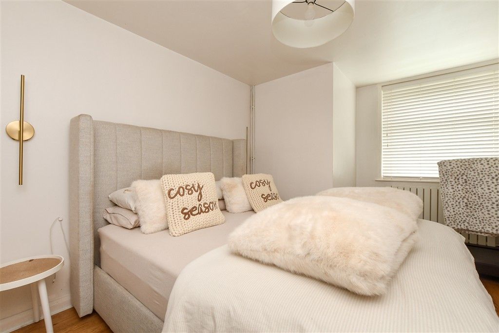 Property photo 3 of 11 Bedroom