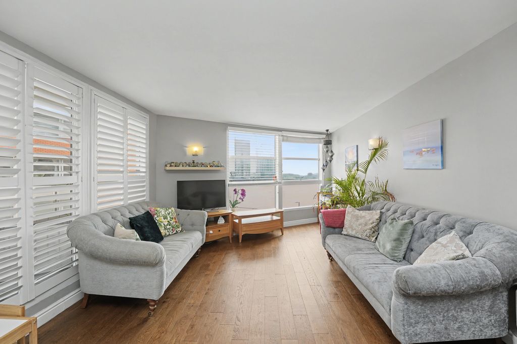 Property photo 3 of 20