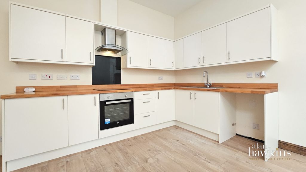 Property photo 2 of 8 20250320_131618-2