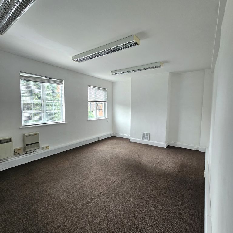 Property photo 2 of 8 Office 1
