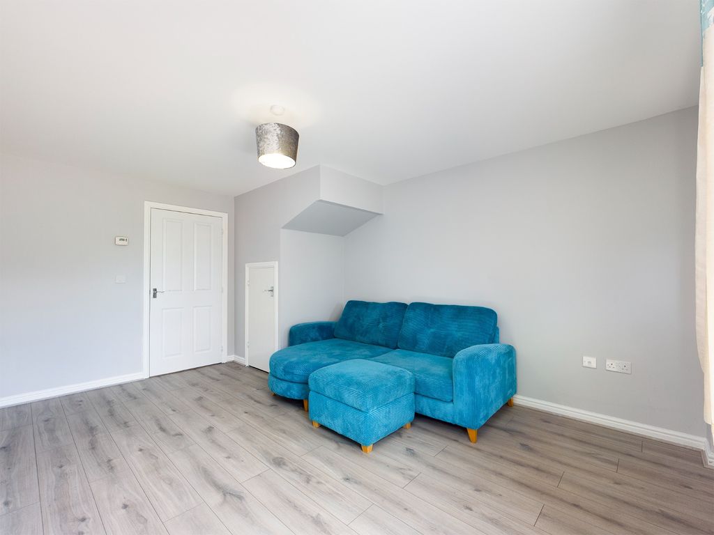 Property photo 3 of 25