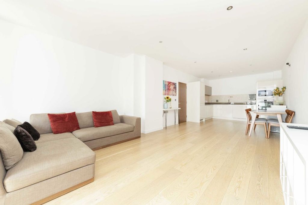 Property photo 2 of 7