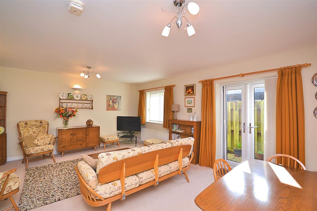 Property photo 2 of 13 9 (75).Png