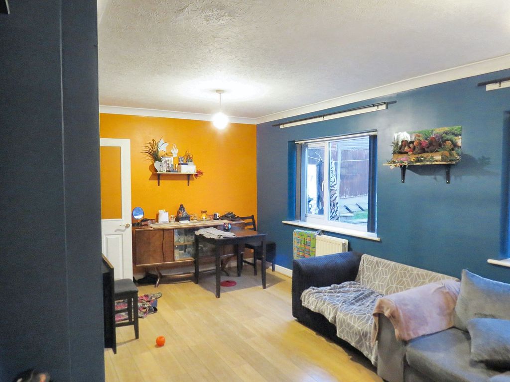 Property photo 3 of 21