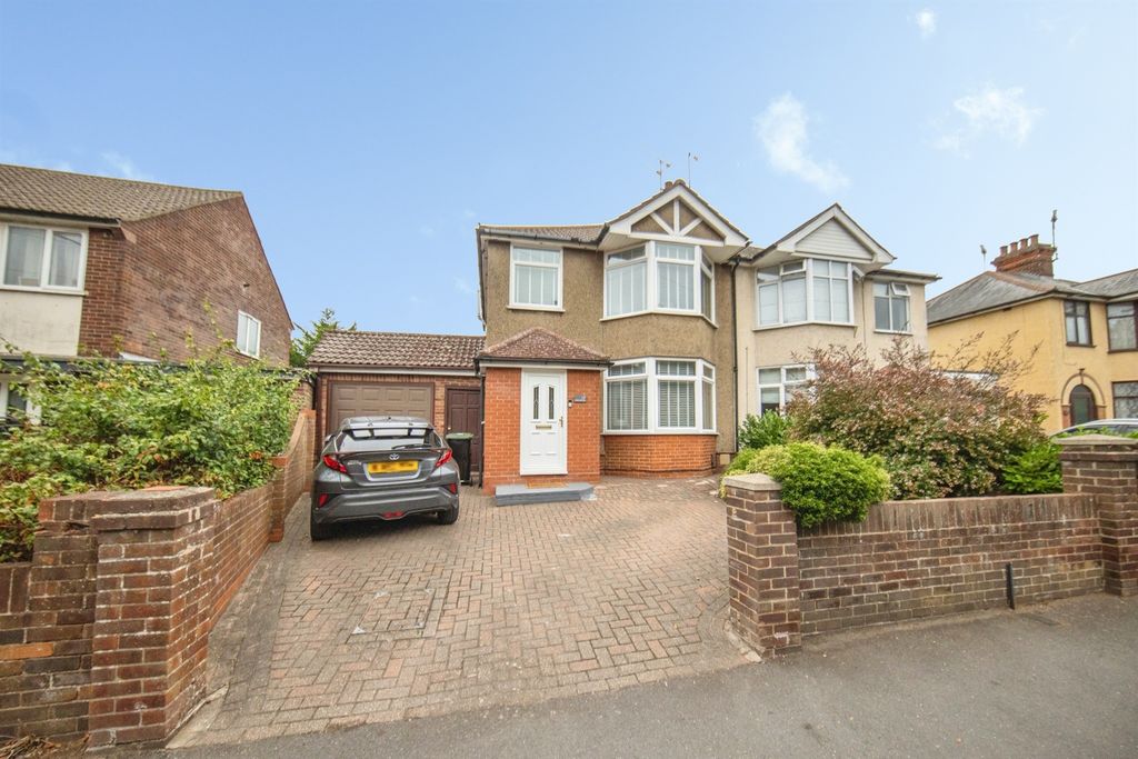 Property photo 1 of 12