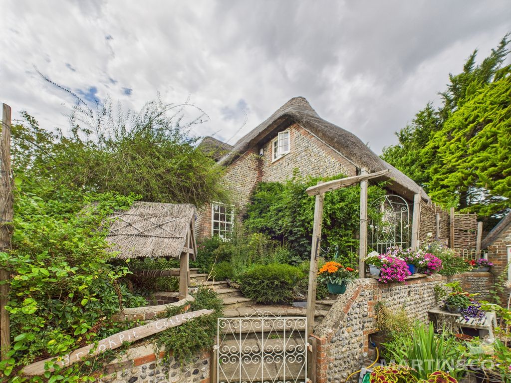 Property photo 1 of 44
