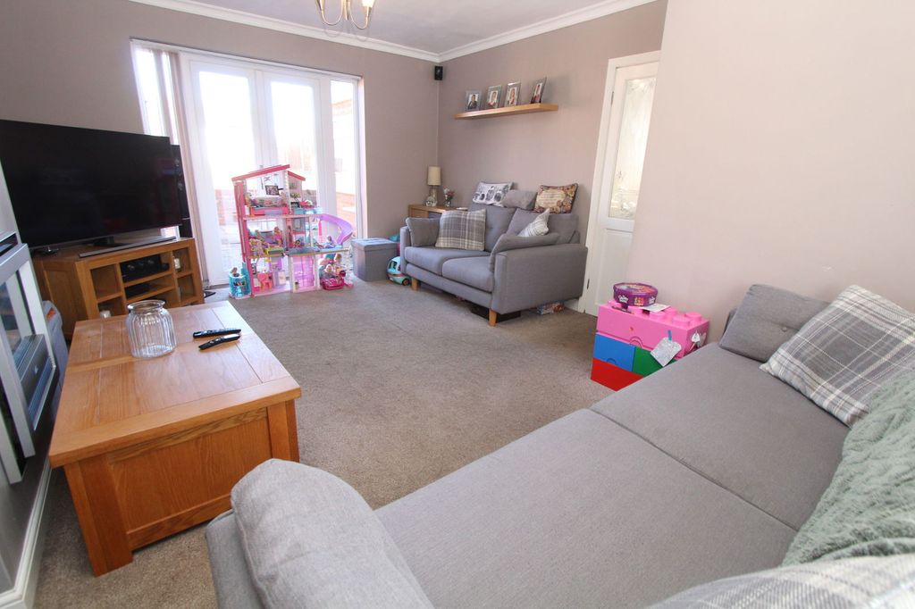 Property photo 3 of 23
