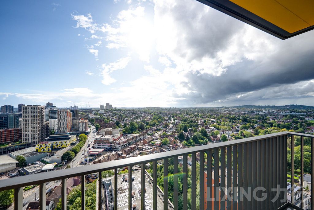 Property photo 2 of 19