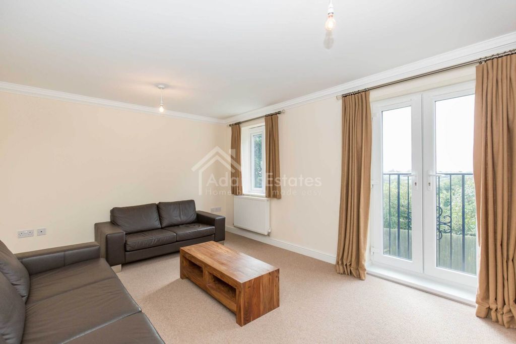 Additional image 5 of 4 bed semi-detached house for saleHighfield Court, Batley WF17