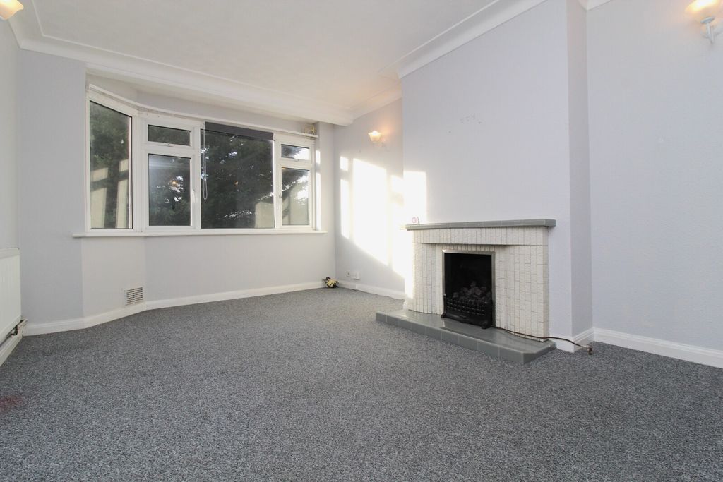 Property photo 1 of 10 Lounge View 1