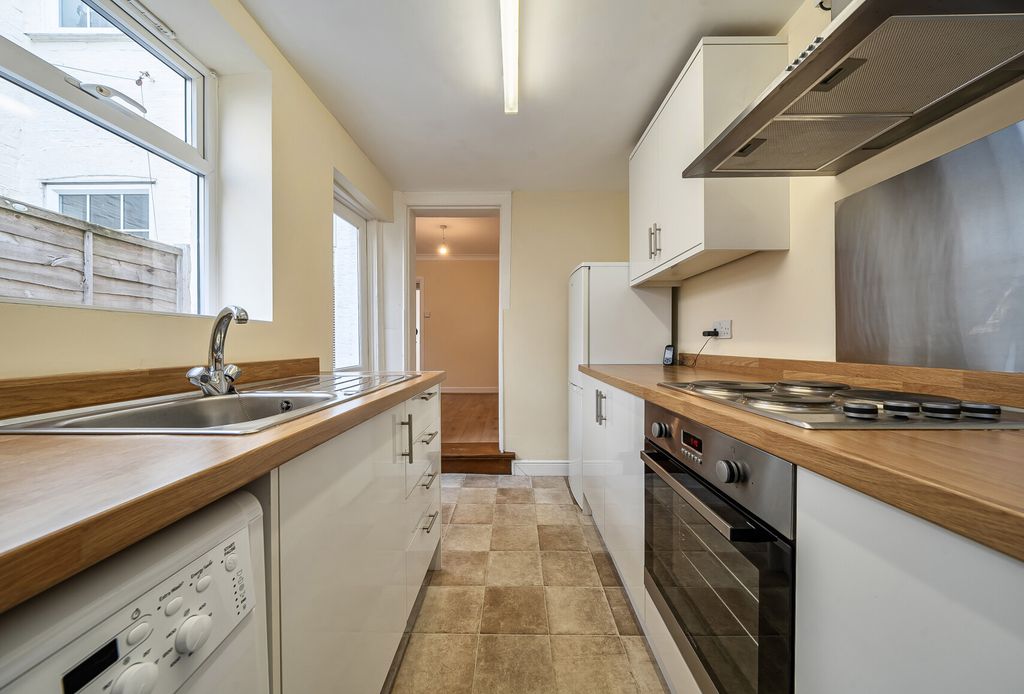 Property photo 2 of 14 1439605-13-69d8E8...
