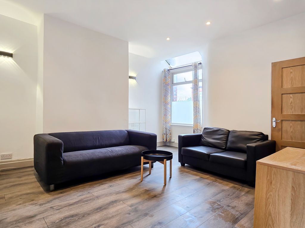 Property photo 1 of 31