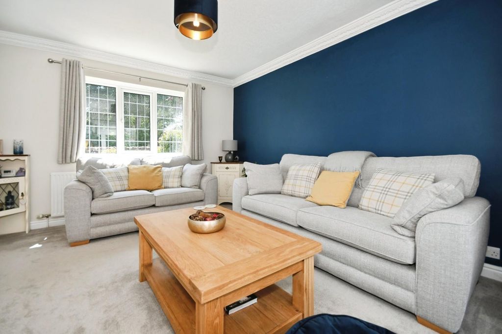 Property photo 3 of 30 Lounge.Jpg