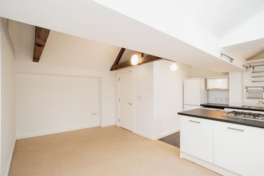 Property photo 2 of 9 Image