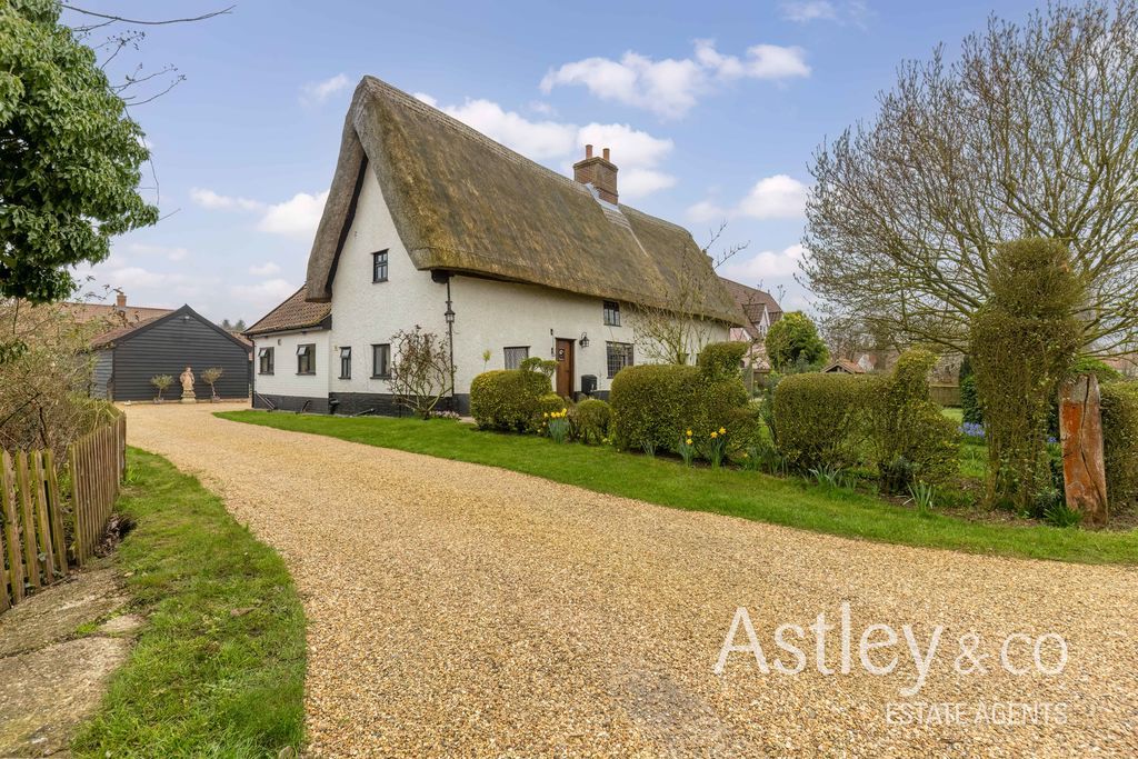 Property photo 3 of 31 Side