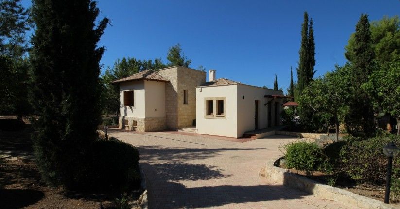 Property photo 1 of 27