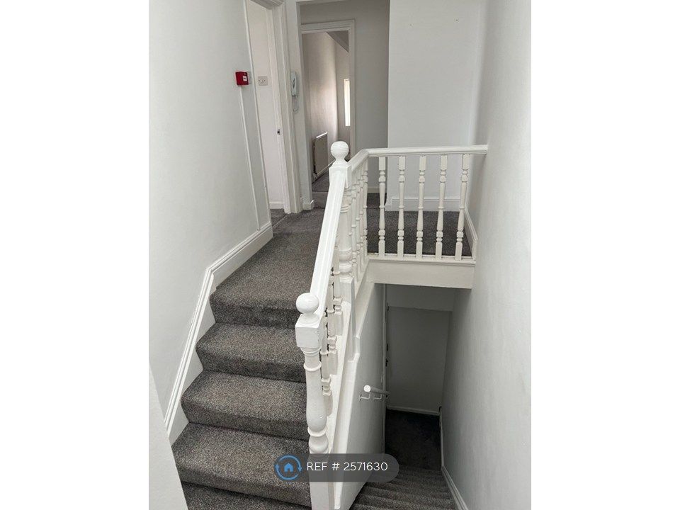 Property photo 2 of 8 Staircase