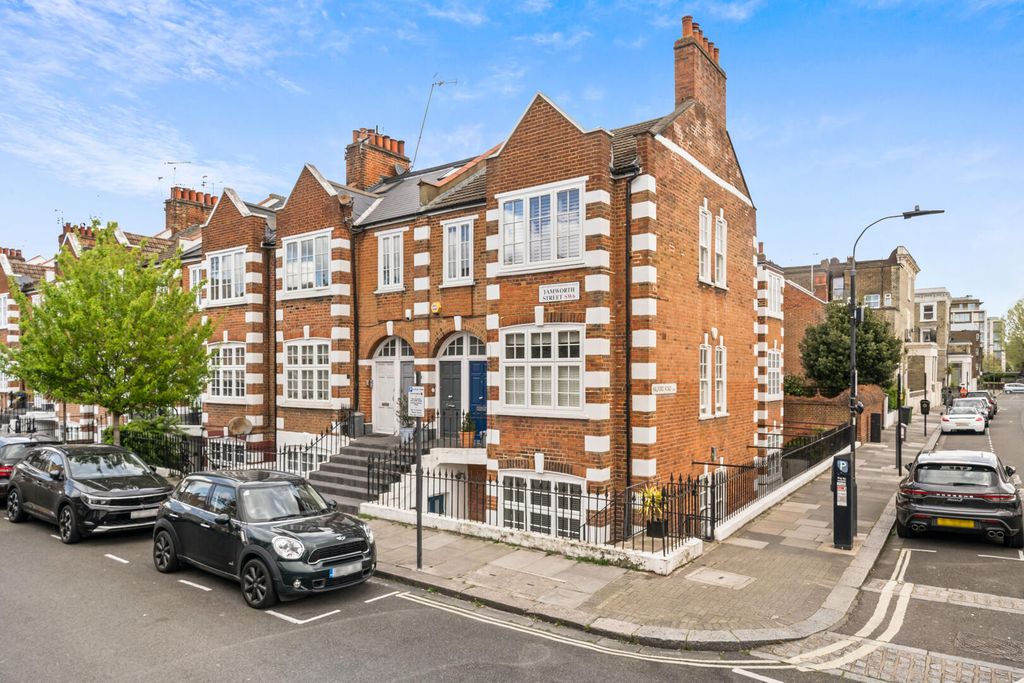 Property photo 1 of 7 Front (Exterior)