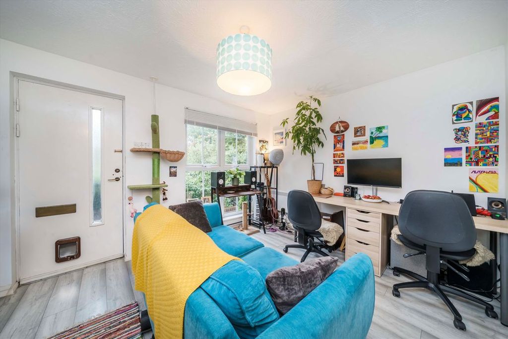 Property photo 2 of 5