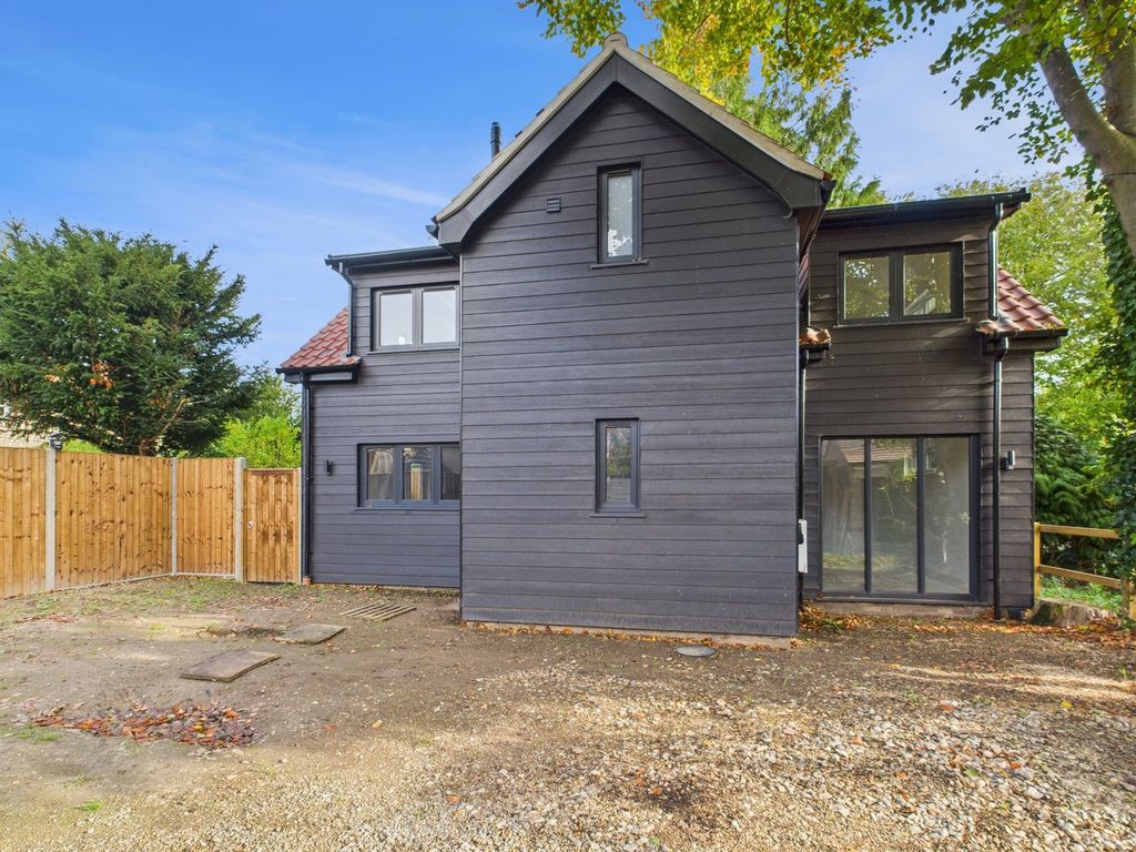 Property photo 2 of 23