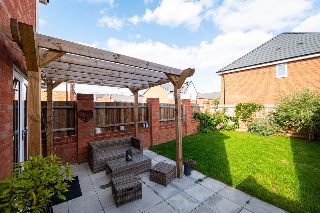 Property photo 2 of 10