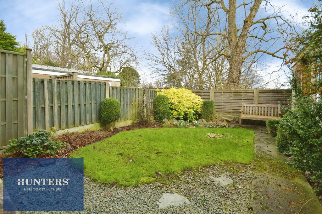 Property photo 2 of 13 Rear Garden 01.Jpg